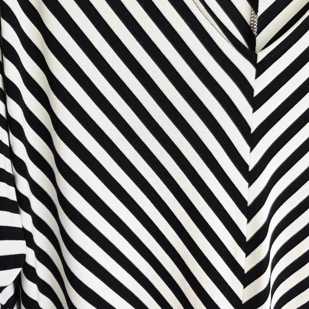Chico's Travelers Black and White Striped Dolman Long Sleeve Top Women's Size 2 - Picture 3 of 6